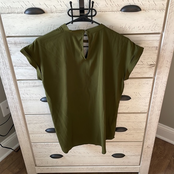 Green Express Top - Picture 4 of 6